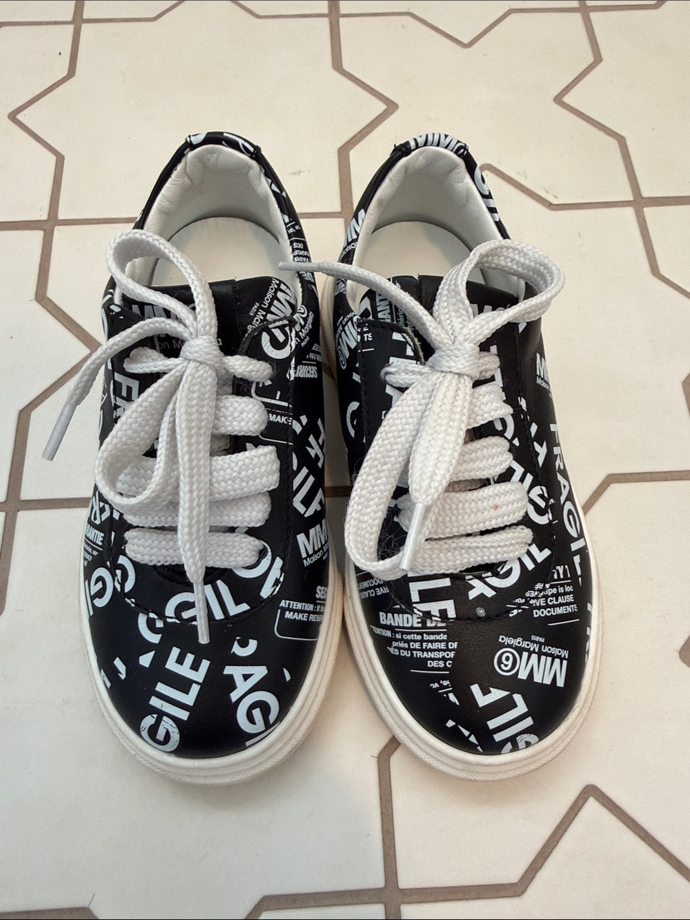 Maison Margiela kids sneaker MM6 “fragile”